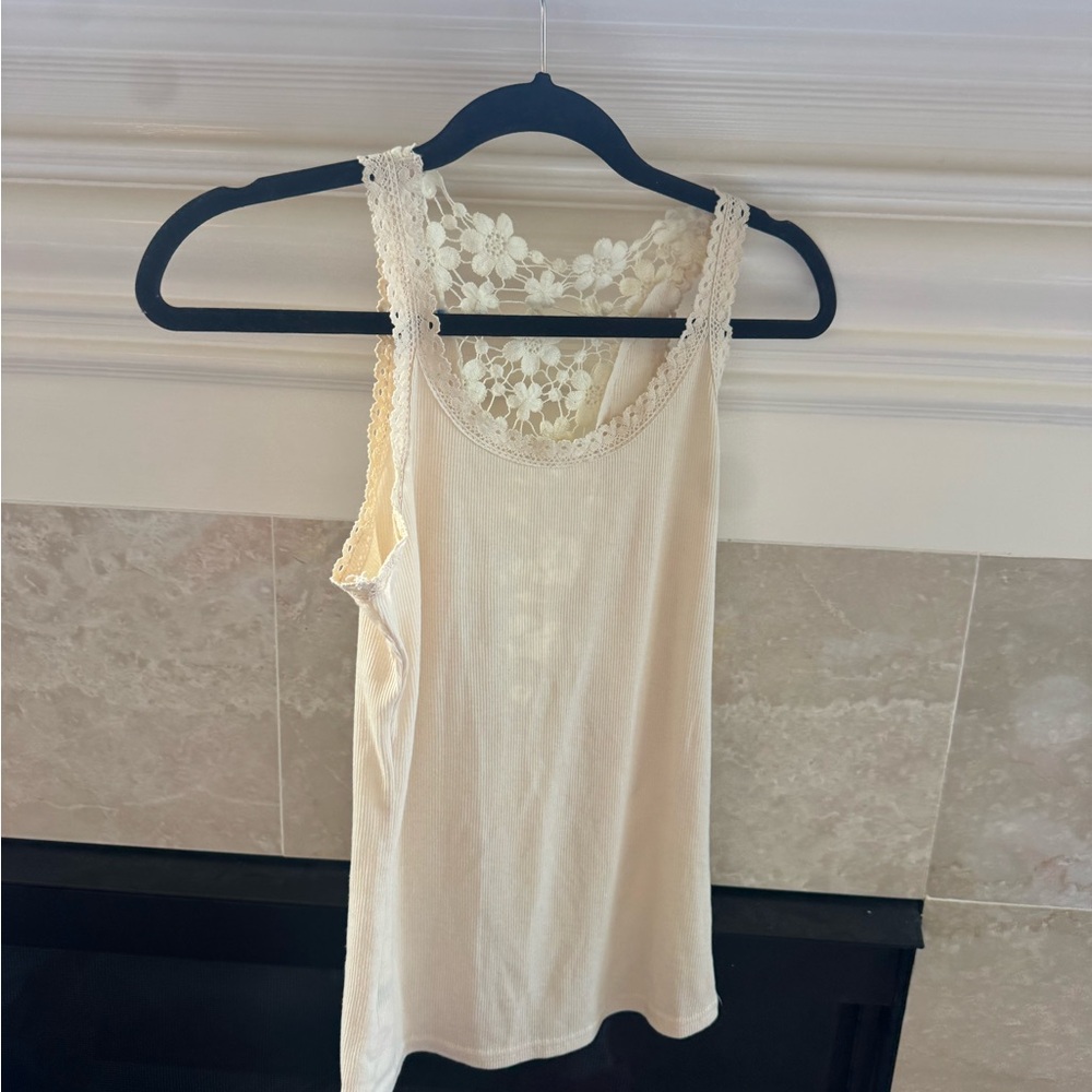 NWOT RAGA Cream Lace-Back Tank Top